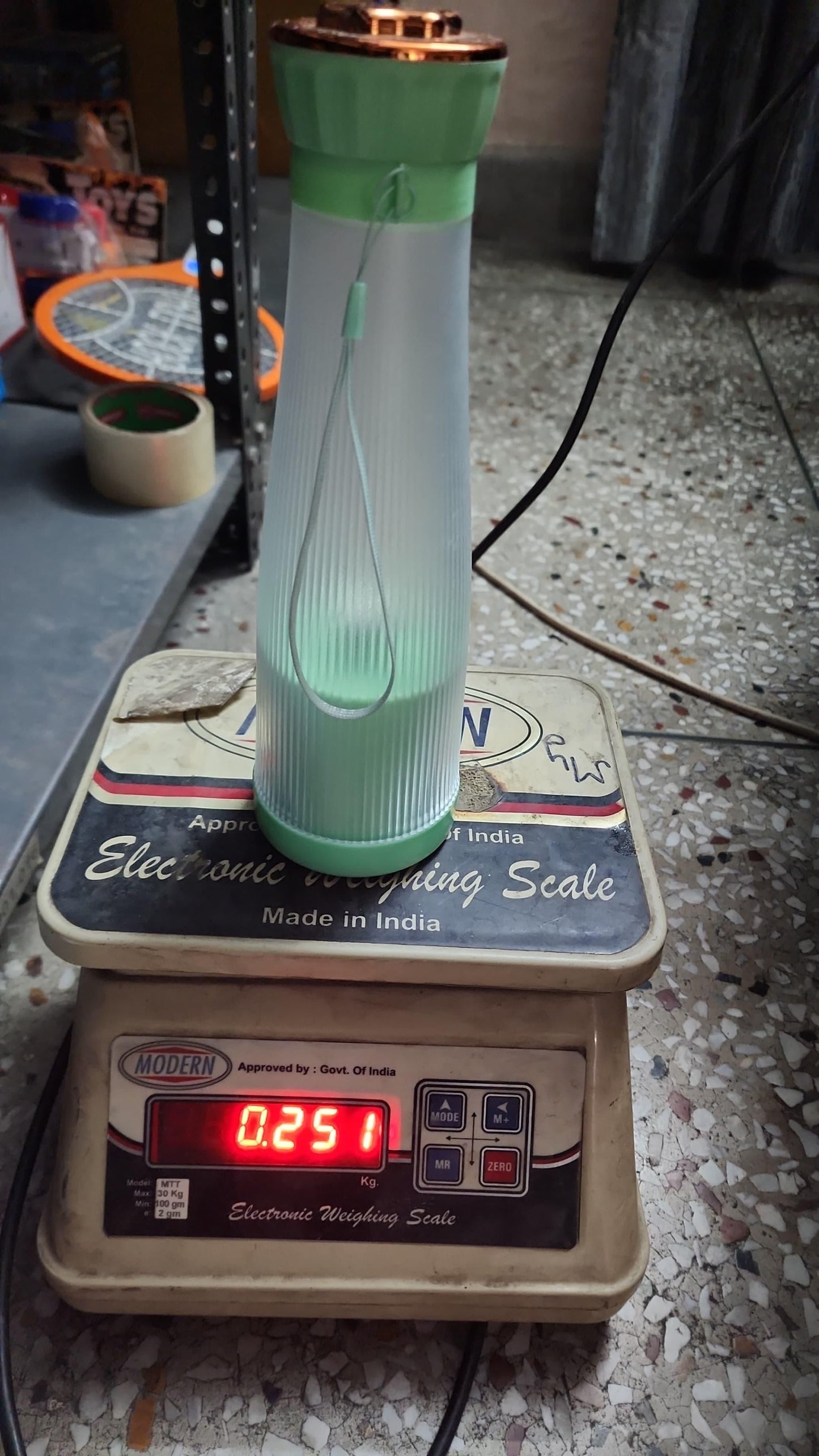 Portable Home Electric 6-Blade Juicer – USB Rechargeable